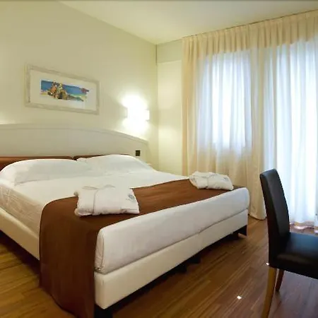 Hotel Napoleon 3*