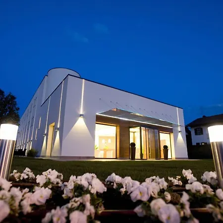 Отель Napoleon Кераско